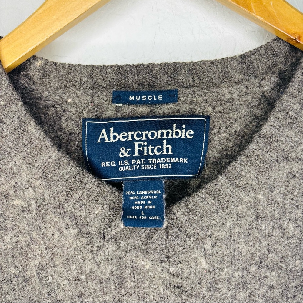 Y2K Abercrombie & Fitch Men's Dark Gray Crewneck Sweater - Picture 9 of 9